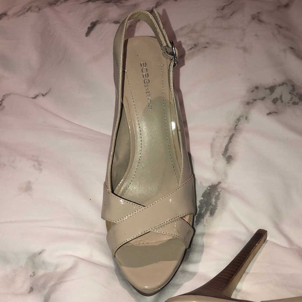 BCBG heels - Picture 2 of 2